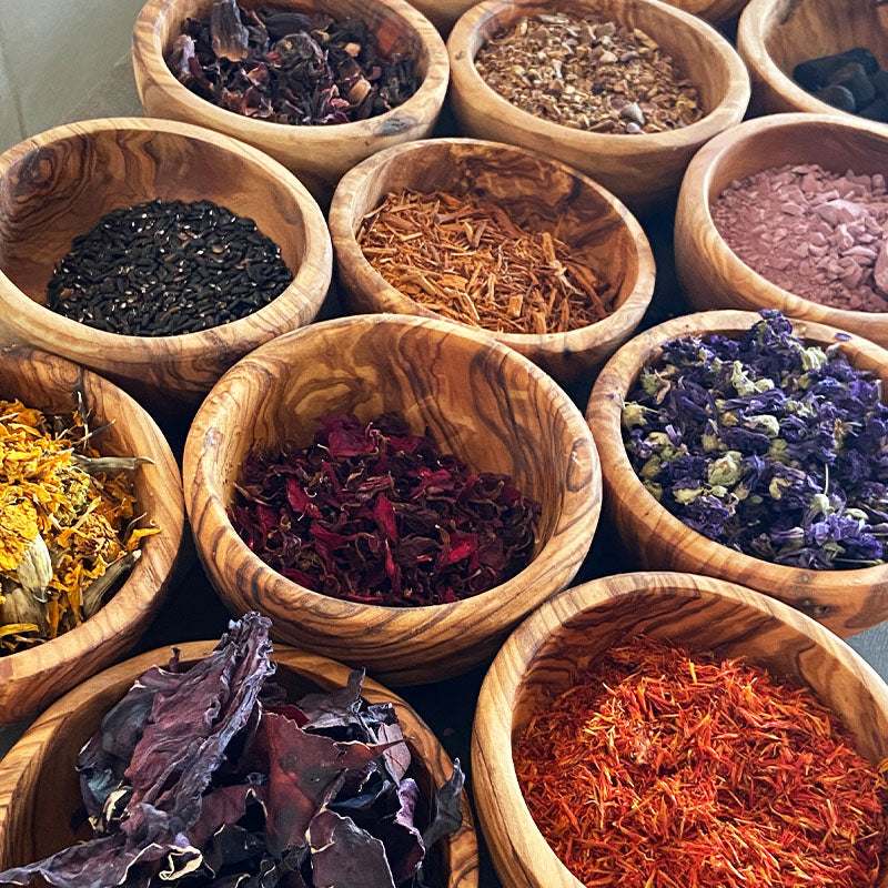 Nachhaltige Olivenholz Schale Unikat für Pflanzenfarben