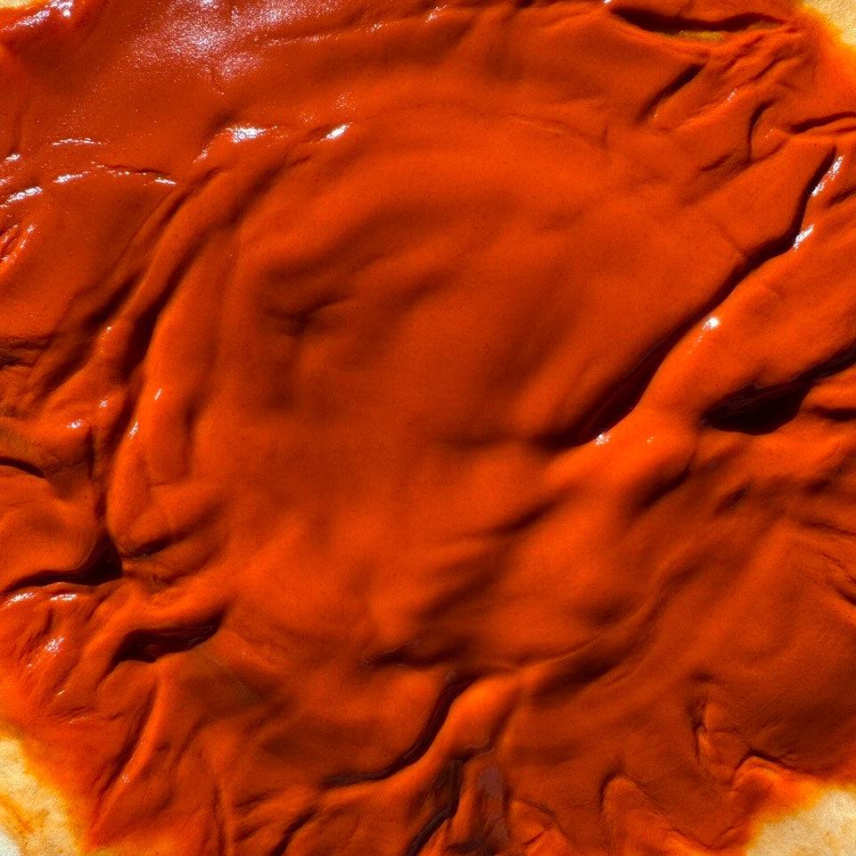 Annatto Lackpigment beim Filtern – Herstellung von pflanzlichem Farbpigment