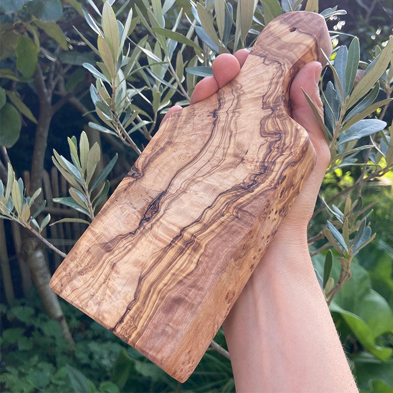 Mobiles Schneidebrett aus nachhaltigem Olivenholz