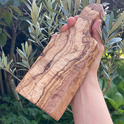 Mobiles Schneidebrett aus nachhaltigem Olivenholz