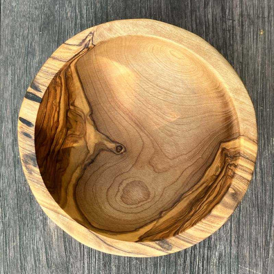 Schale aus Olivenholz mit individueller Maserung aus dem Mittelmeerraum