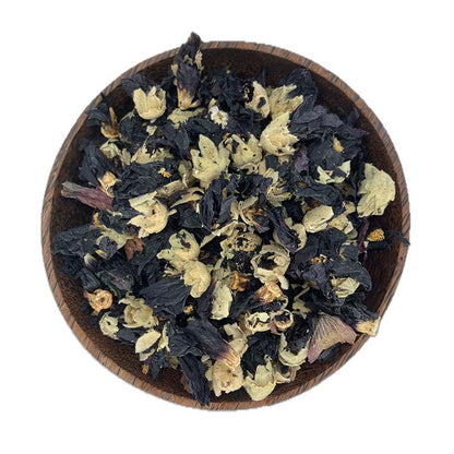 Schwarze Stockrose mit Anthocyanen für violette Pflanzenfarben