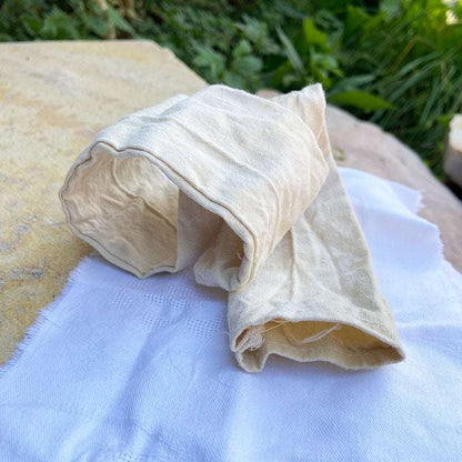Gebeizter Stoff für Scrunchie Eco Print mit Pflanzenfarben