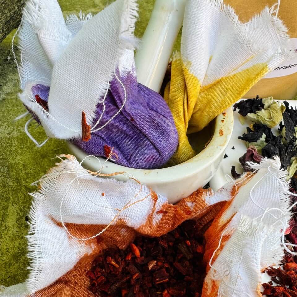 Einsatz der Färbertuchrolle aus dem sevengardens® Starter Set