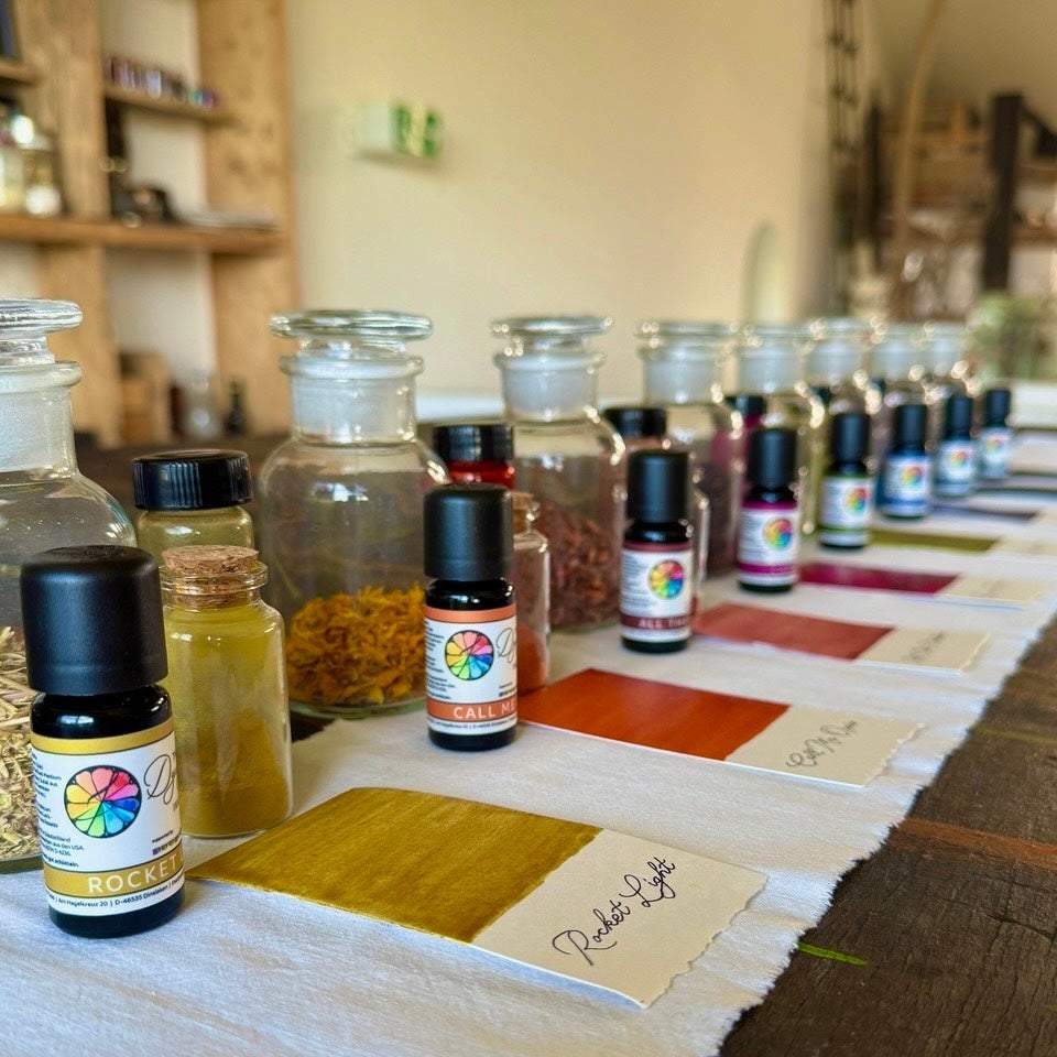 The Dyers' Child INK Kollektion - verschiedene natürliche Tinten aus Pflanzen in 10ml Glasfläschchen